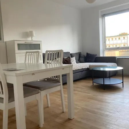 Con 2 Stanze Da Letto Vicino La Stazione Metro Di Mozart Plads København