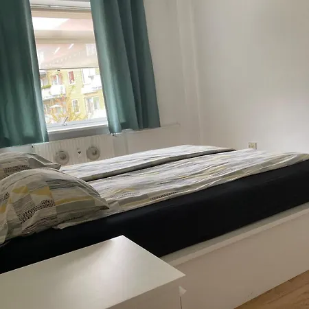 Con 2 Stanze Da Letto Vicino La Stazione Metro Di Mozart Plads *