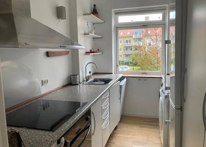 Con 2 Stanze Da Letto Vicino La Stazione Metro Di Mozart Plads *