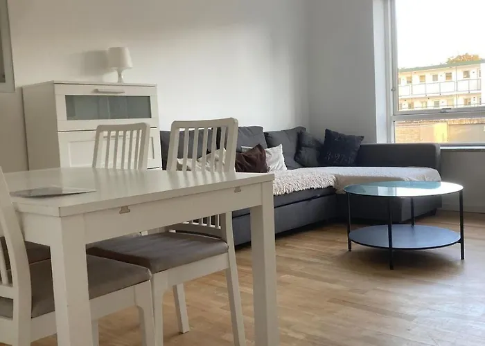 Con 2 Stanze Da Letto Vicino La Stazione Metro Di Mozart Plads København