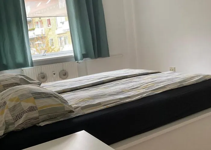 Con 2 Stanze Da Letto Vicino La Stazione Metro Di Mozart Plads *