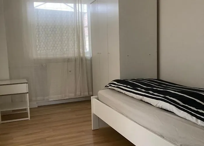 Con 2 Stanze Da Letto Vicino La Stazione Metro Di Mozart Plads København